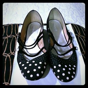 J Crew Black/White Flats/Shoes Sz 9 1/2  Canvas.